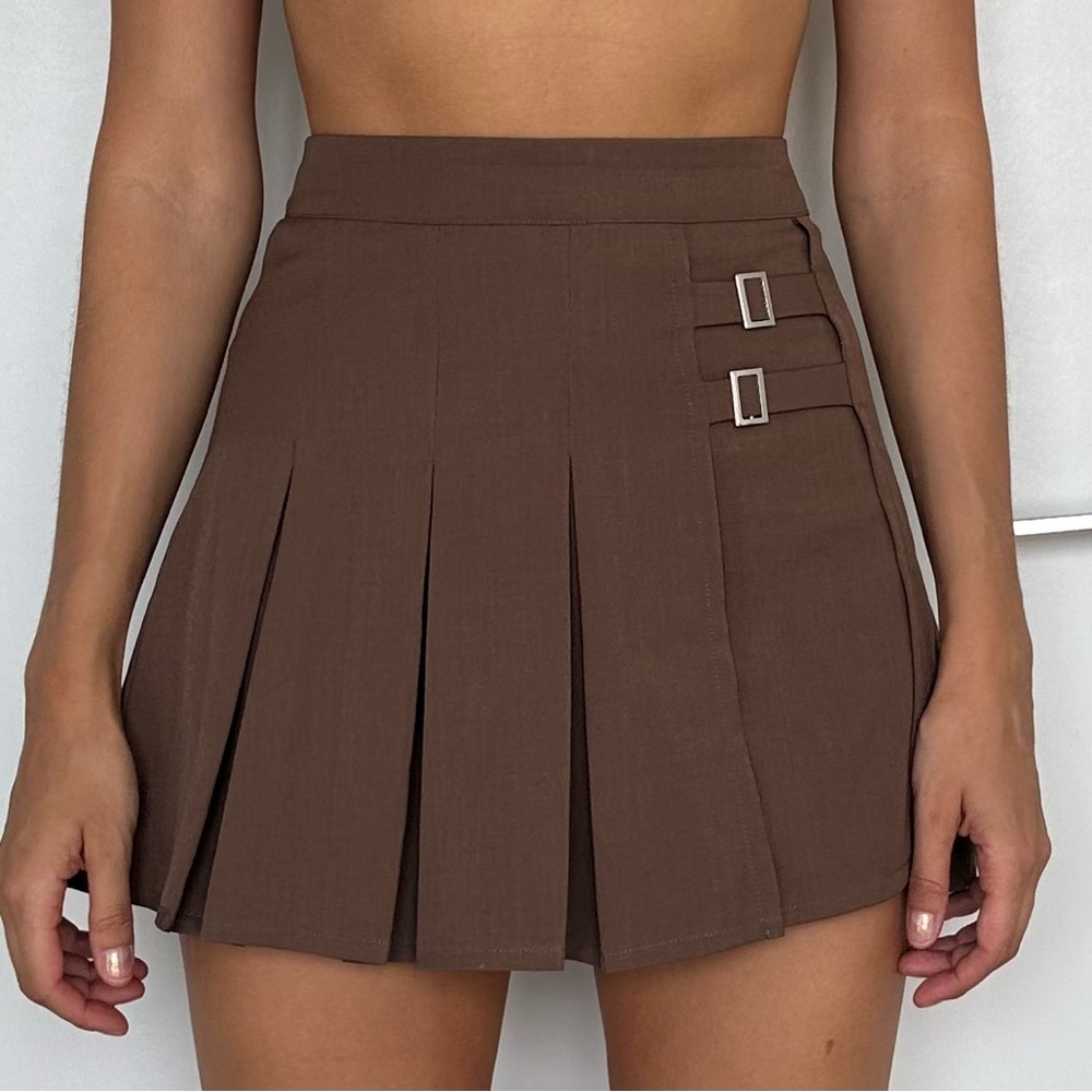 Brown skirt (shorts)  Princess Polly